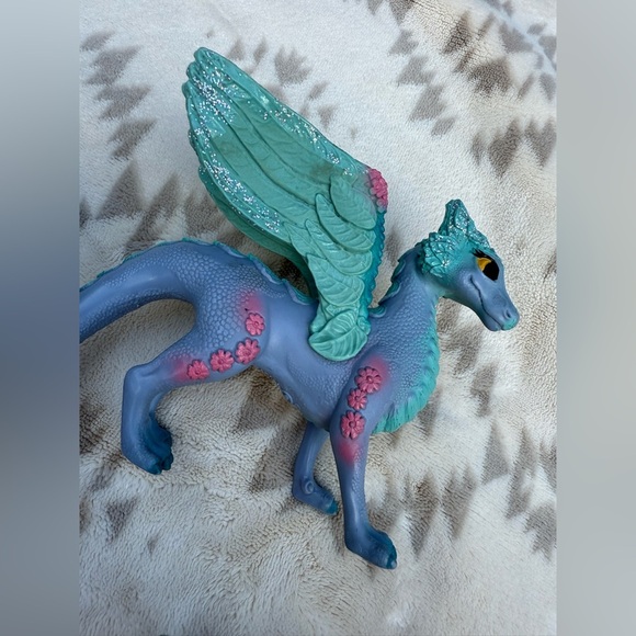 Schleich Bayala - 2 PC Flower Dragon and Baby Toy Set- Durable Fantasy Figures - Picture 6 of 8